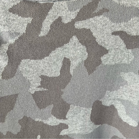 Lane Bryant Women’s Plus Size Gray Camo Button Up Sweater Cardigan Size 3X - Picture 5 of 6